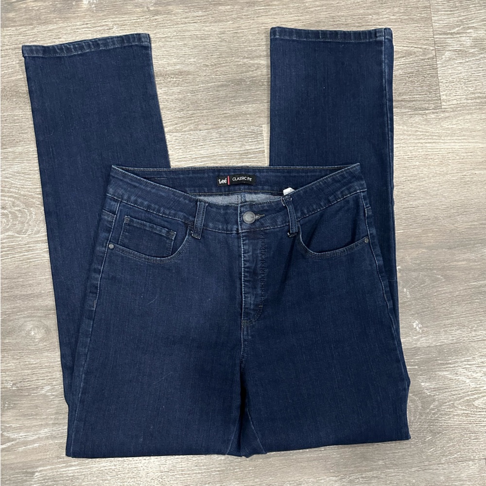 Women’s Lee Classic Fit Navy Blue Denim Jeans with Embroidered Pockets, Size 10. - Picture 10 of 14